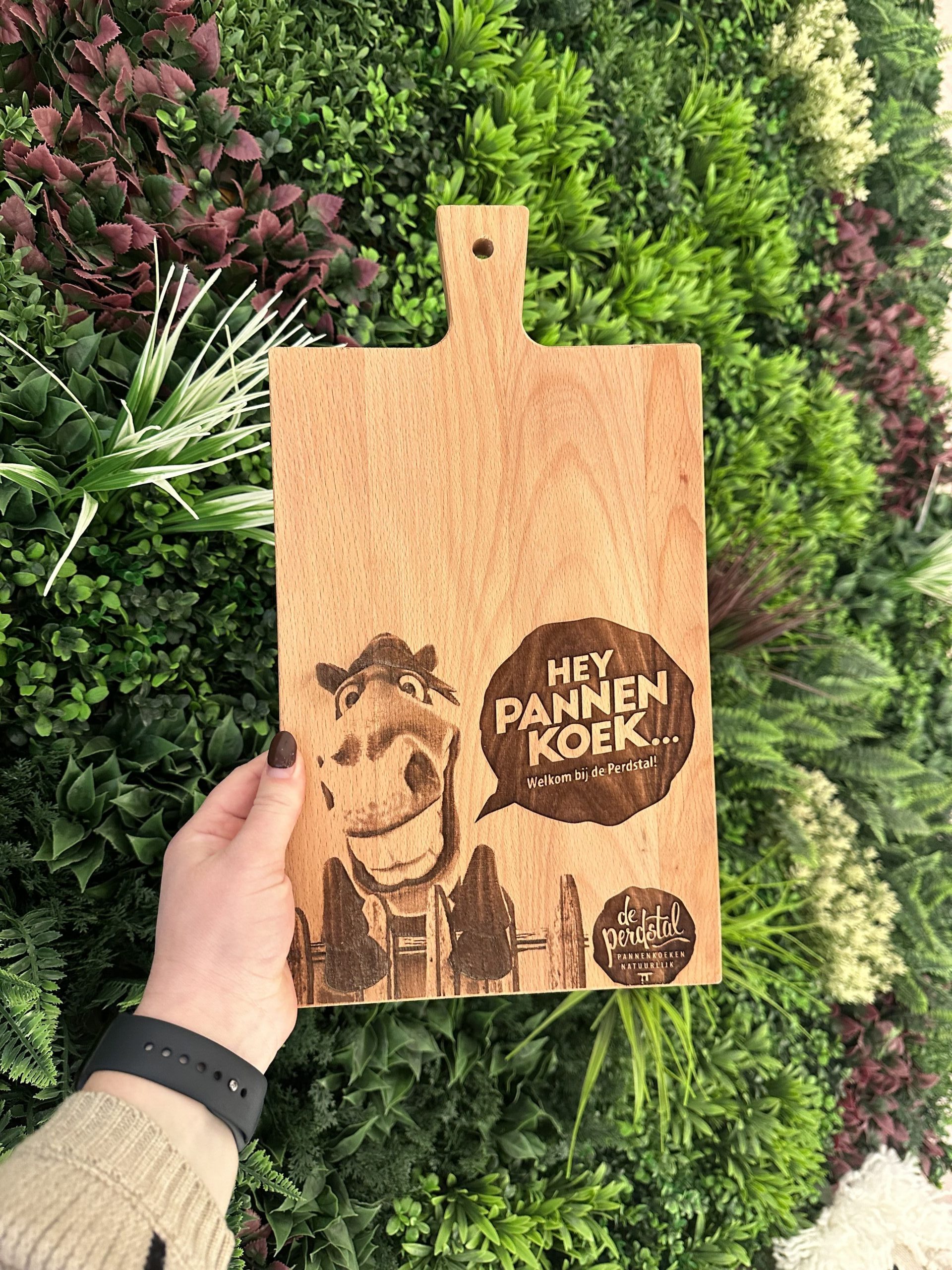 De Perdstal Venray gepersonaliseerd op plank